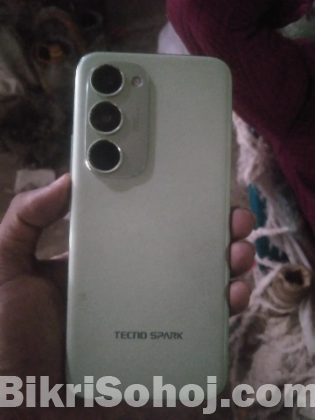 Tecno spark 40 pro plus